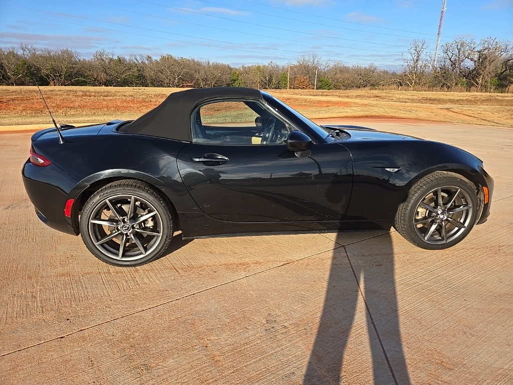 2016 Mazda MX-5 Miata Miata Grand Touring photo 3