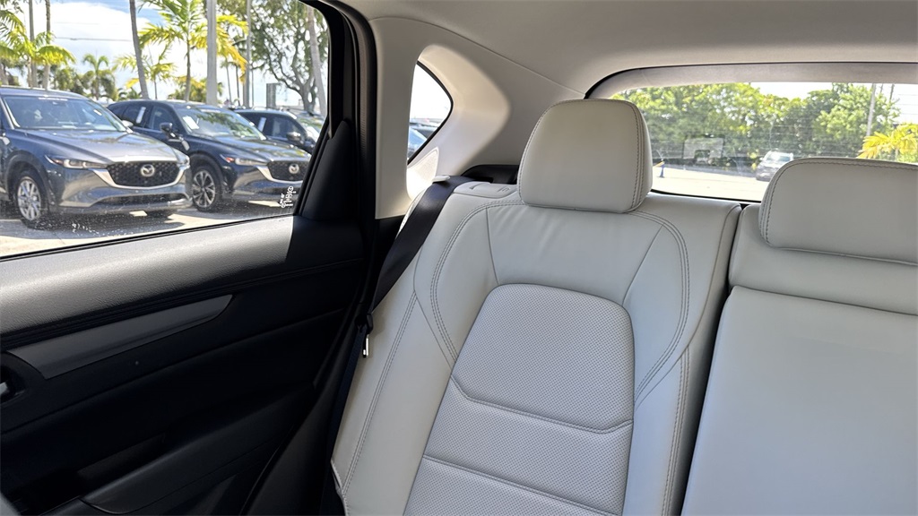 2025 Mazda CX-5 2.5 S Preferred photo 17