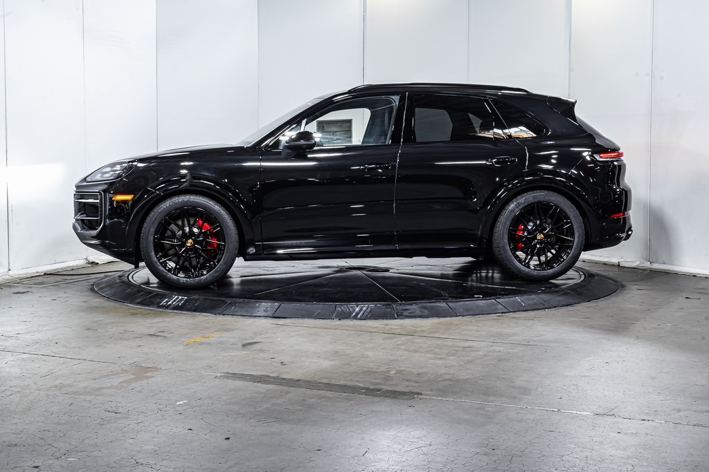 2025 Porsche Cayenne S photo 2
