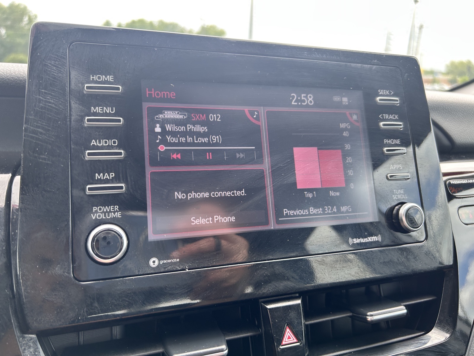 2022 Toyota Camry SE photo 25