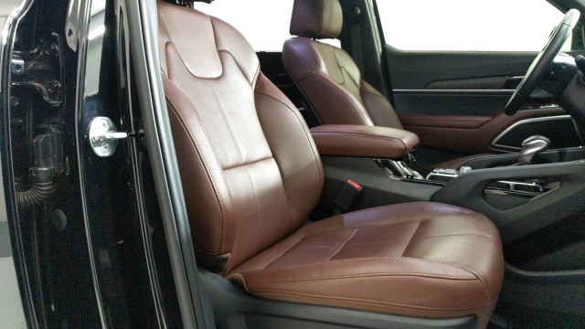 Used 2024 EBONY BLAC Kia EX image 28