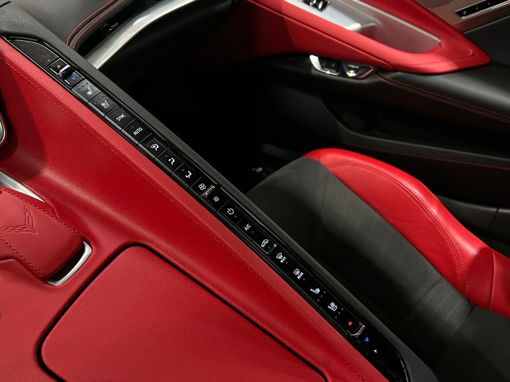 2022 Chevrolet Corvette Stingray 2LT Convertible photo 21