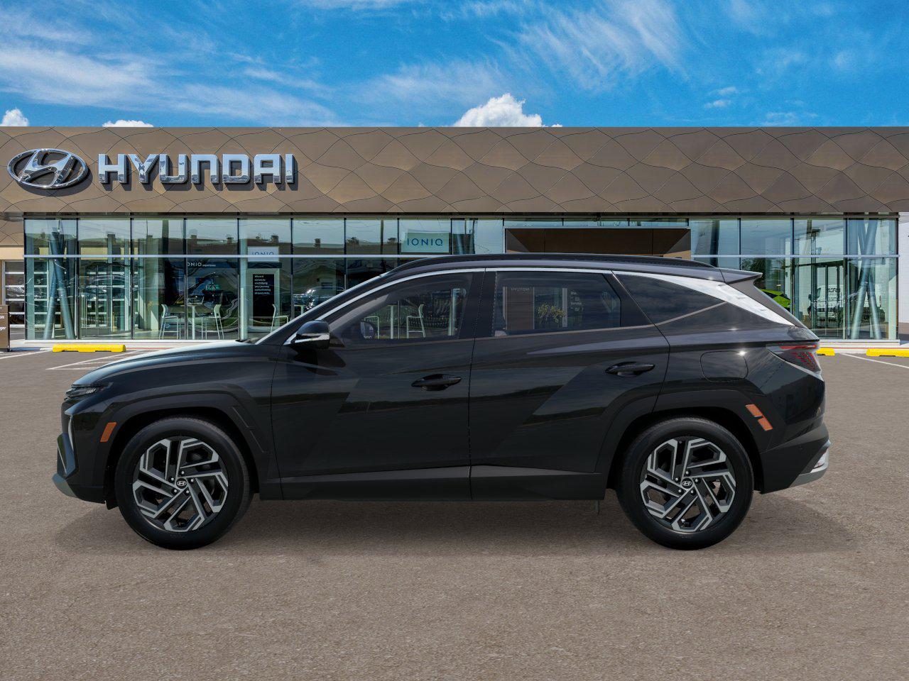 2025 Hyundai Tucson Hybrid Limited photo 3