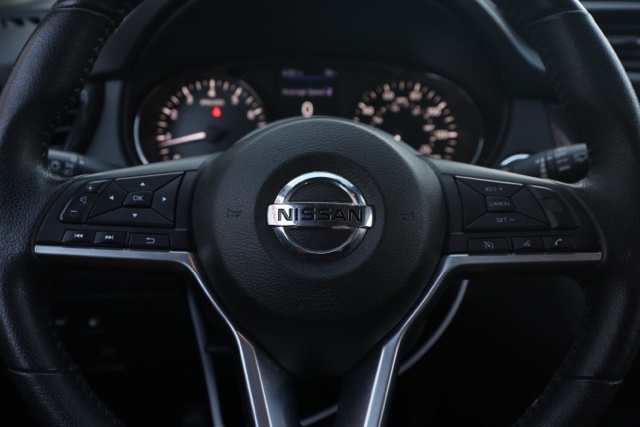 2019 Nissan Rogue SV photo 20