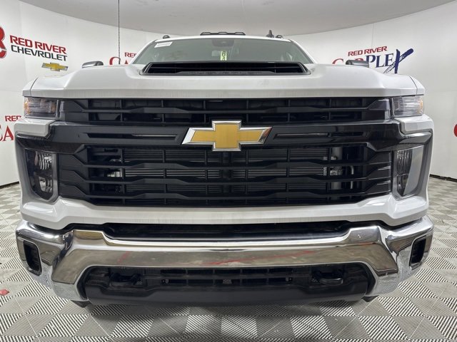 2025 Chevrolet Silverado 3500HD Work Truck photo 2