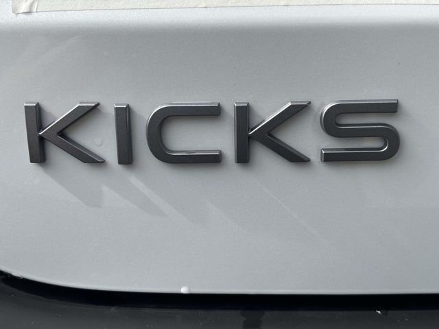 2026 Nissan Kicks SV photo 11
