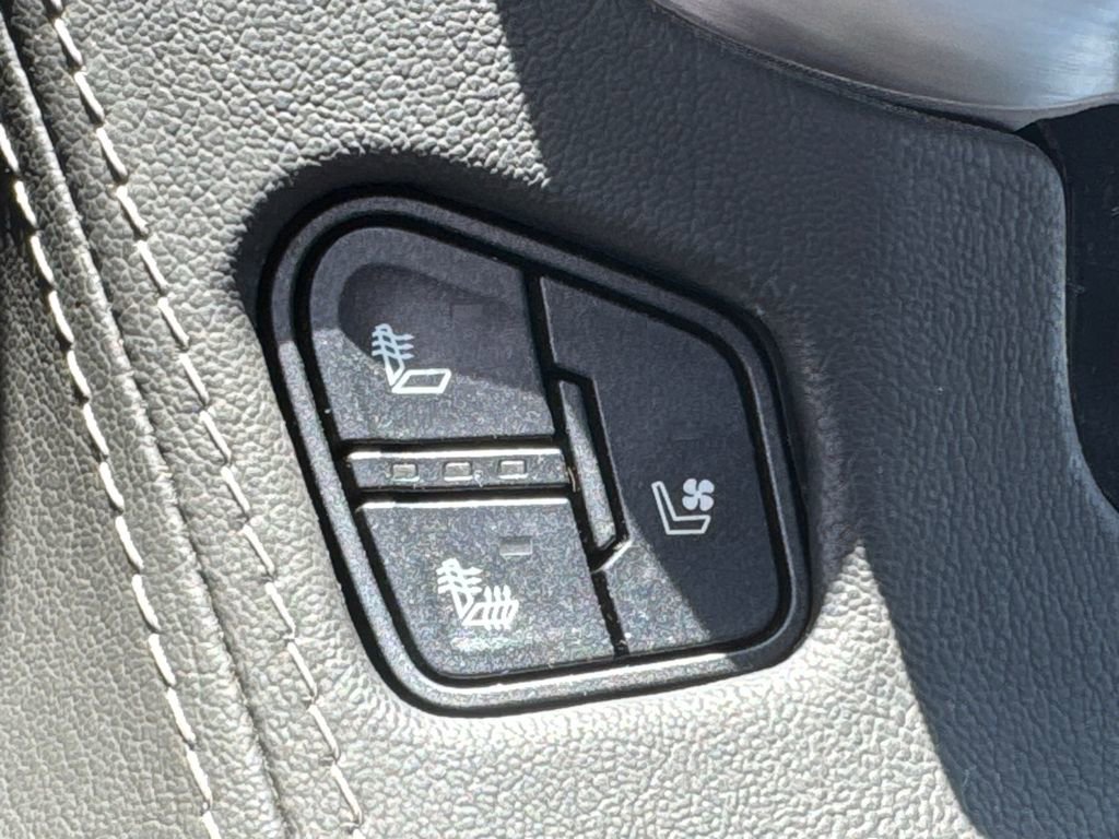 2020 Gmc Yukon SLT photo 31