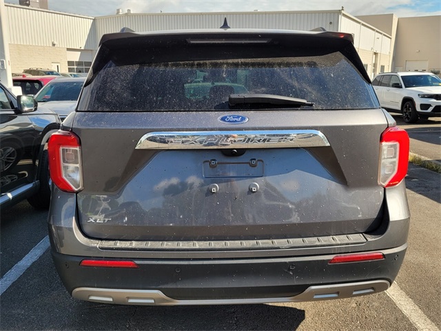2023 Ford Explorer XLT photo 3