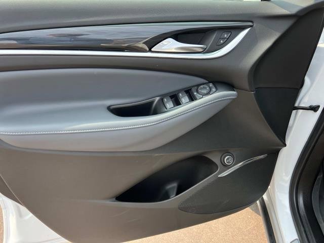 2022 Buick Enclave Essence photo 22