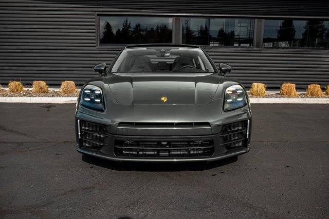 2025 Porsche Panamera 4 photo 6