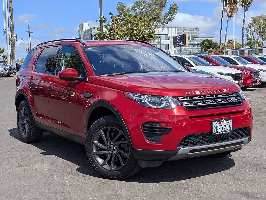 2017 Land Rover Discovery Sport SE photo 2
