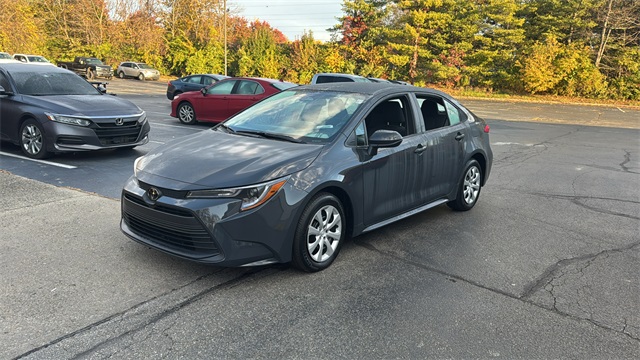 Used 2024 Toyota Corolla LE with VIN 5YFB4MDE4RP142106 for sale in Northfield, Minnesota