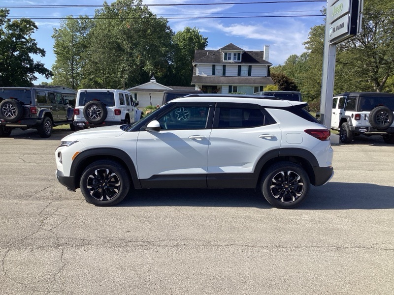 2023 Chevrolet Trailblazer LT photo 3
