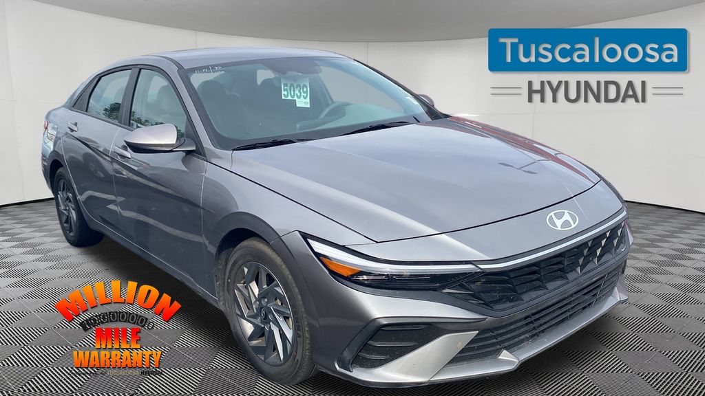 2024 Hyundai Elantra SEL's photo