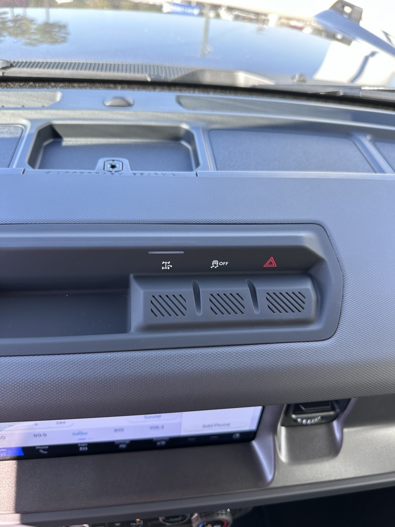 2025 Ford Bronco Base photo 18