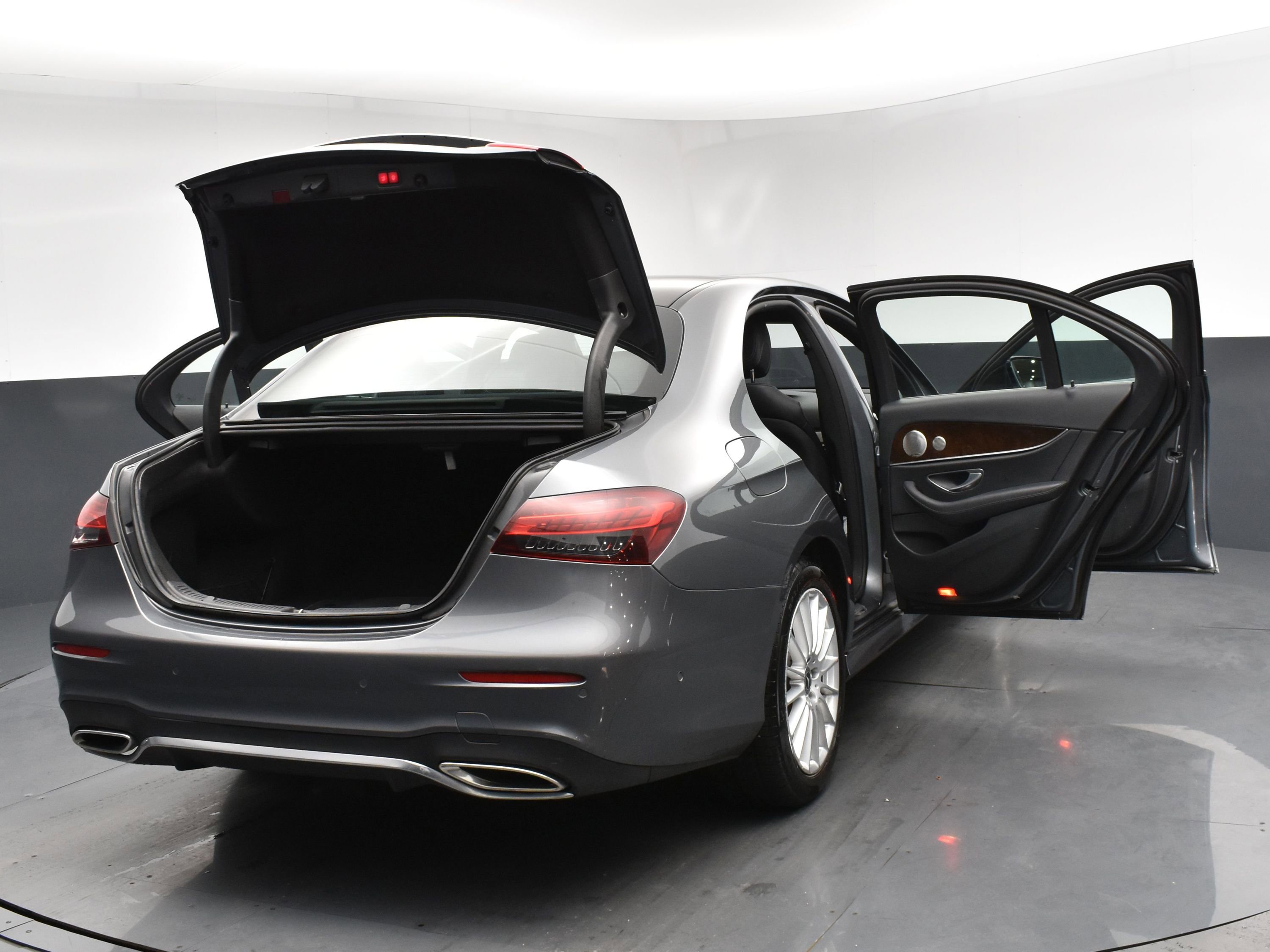 2022 Mercedes Benz E 350 4MATIC Sedan photo 24