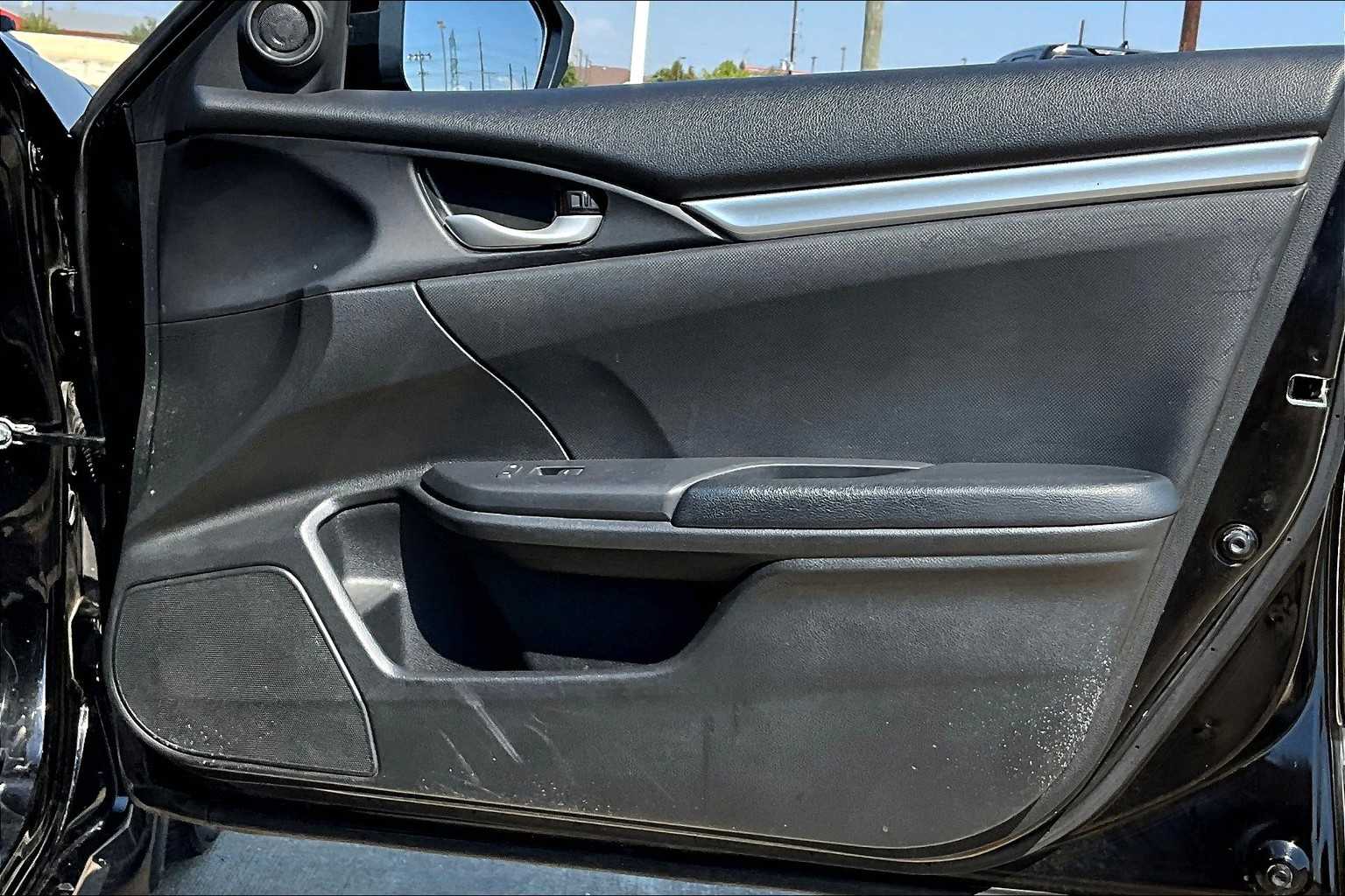 2020 Honda Civic Sport photo 22