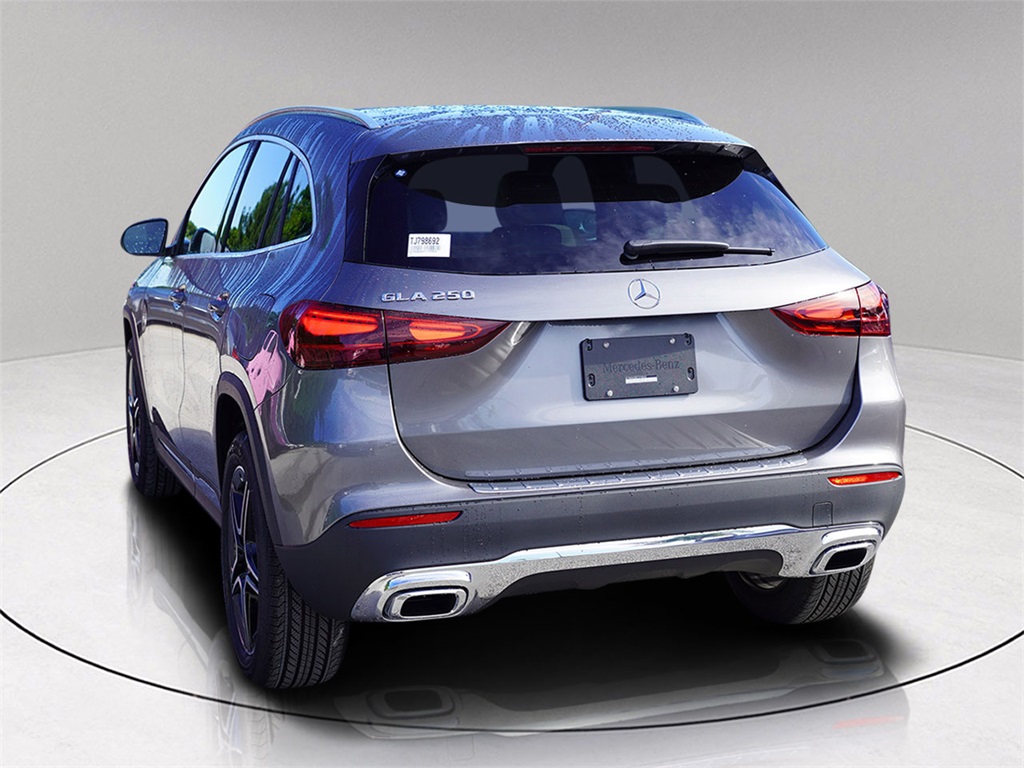 2026 Mercedes Benz GLA 250 photo 4