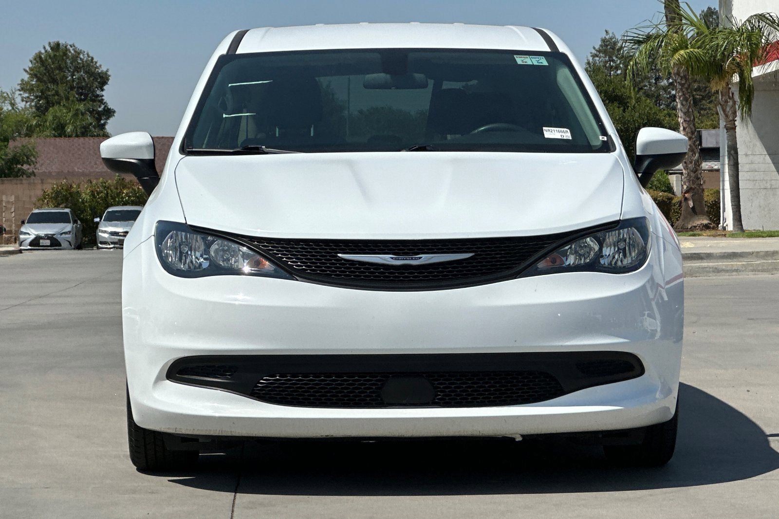 2022 Chrysler Voyager LX photo 9