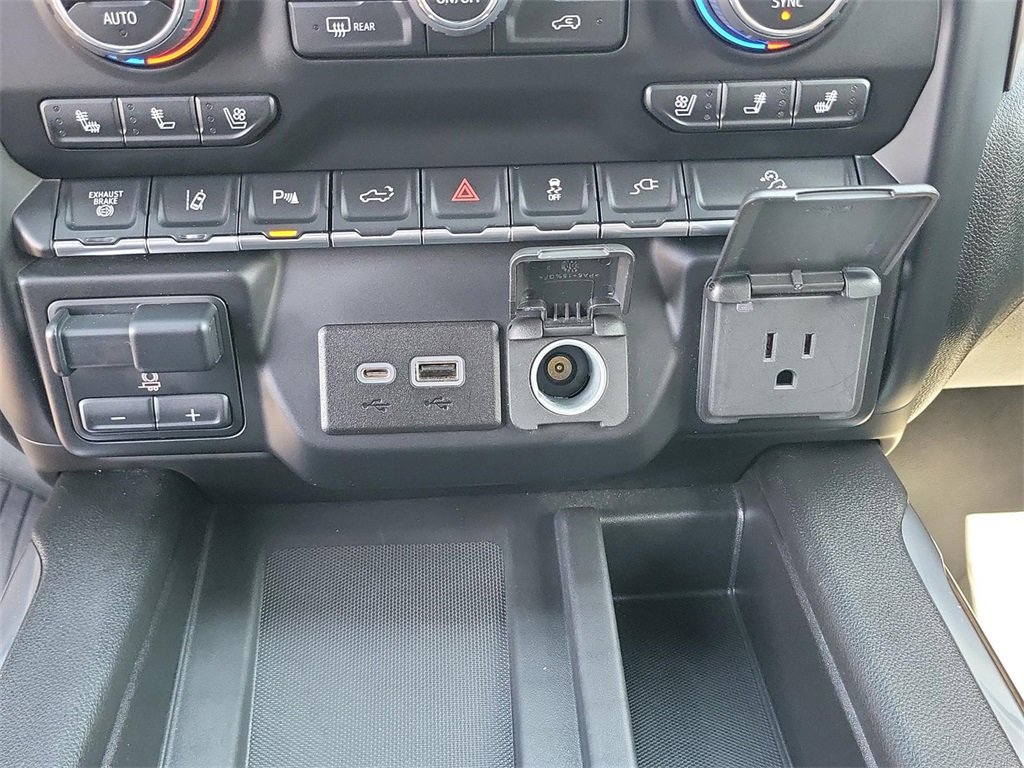 2022 Chevrolet Silverado 2500HD High Country photo 34