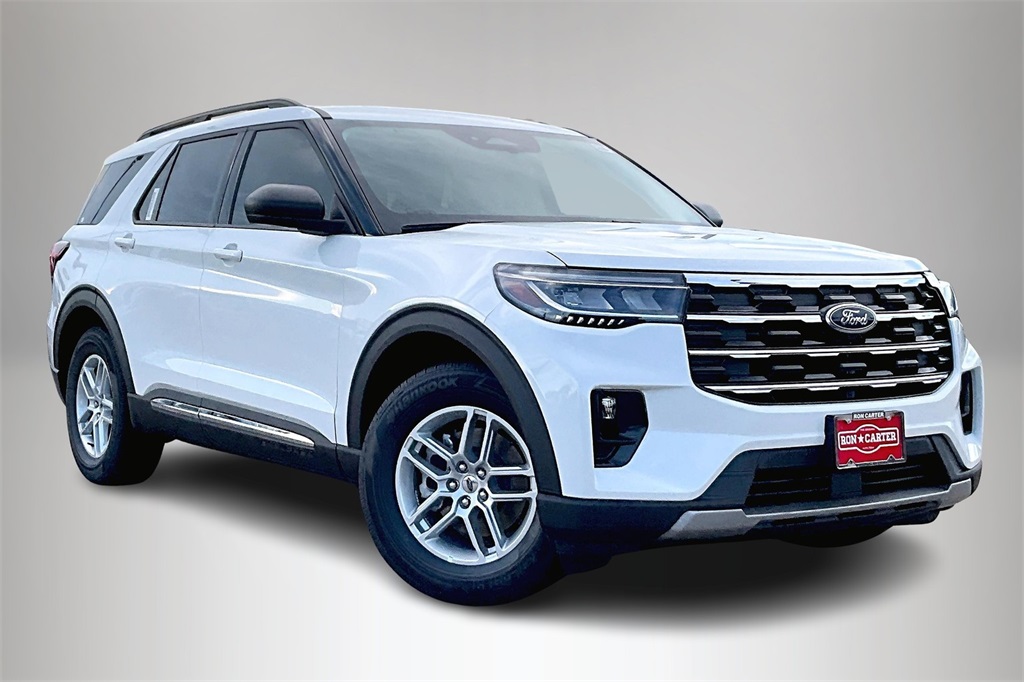 2025 Ford Explorer Active's photo
