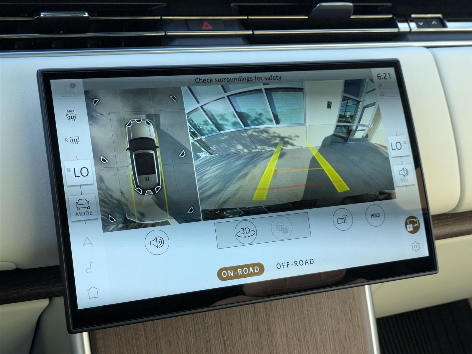 2025 Land Rover Range Rover SE photo 20
