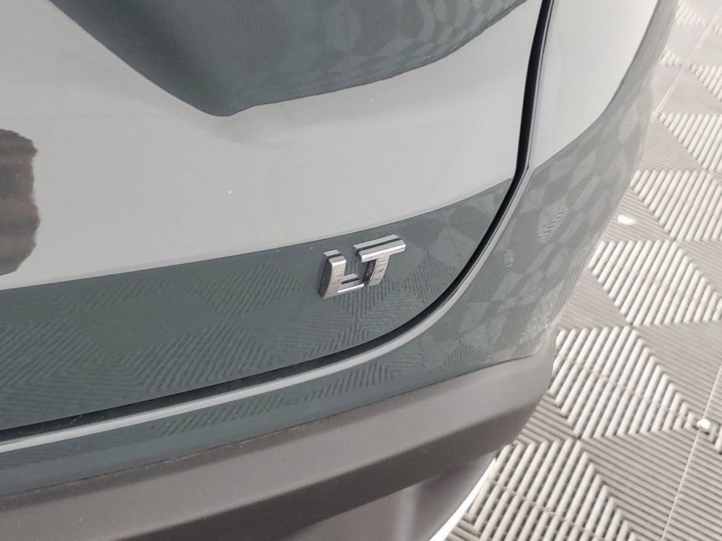 2025 Chevrolet Trax LT photo 28