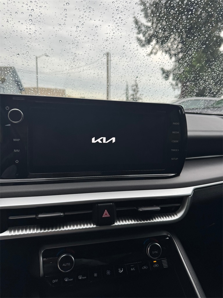 2022 Kia K5 GT-Line photo 4