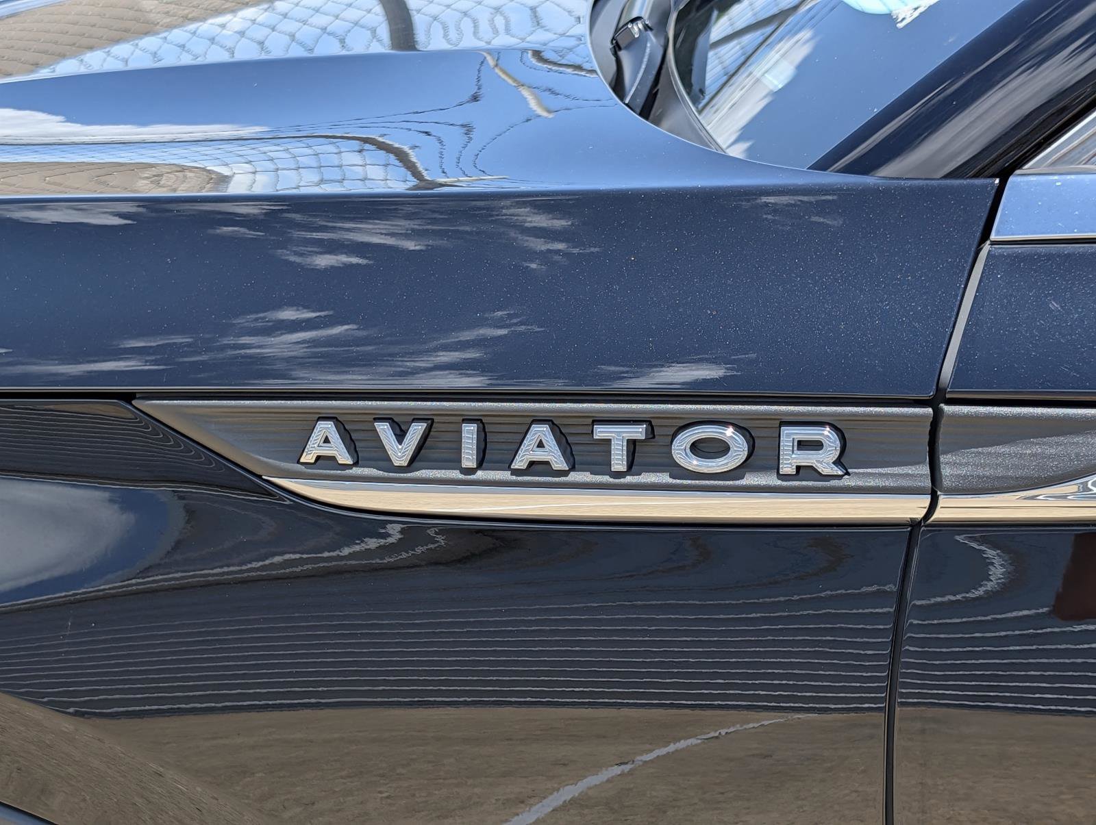 2023 Lincoln Aviator Reserve photo 2