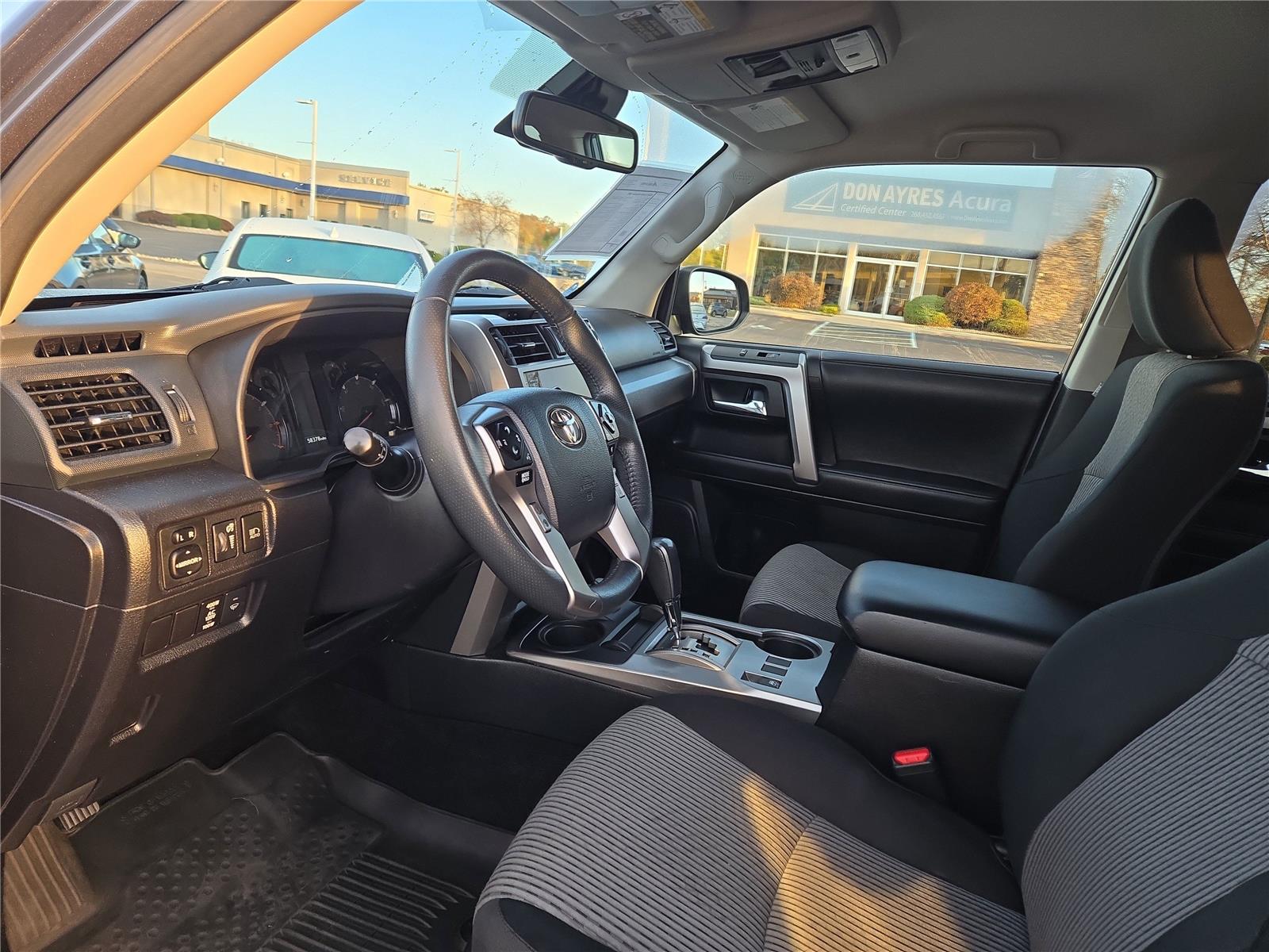 2022 Toyota 4Runner SR5 photo 3