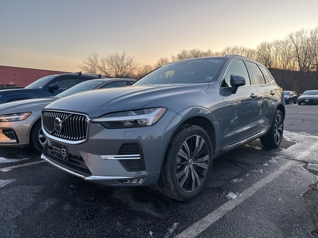 2022 Volvo XC60 Inscription's photo