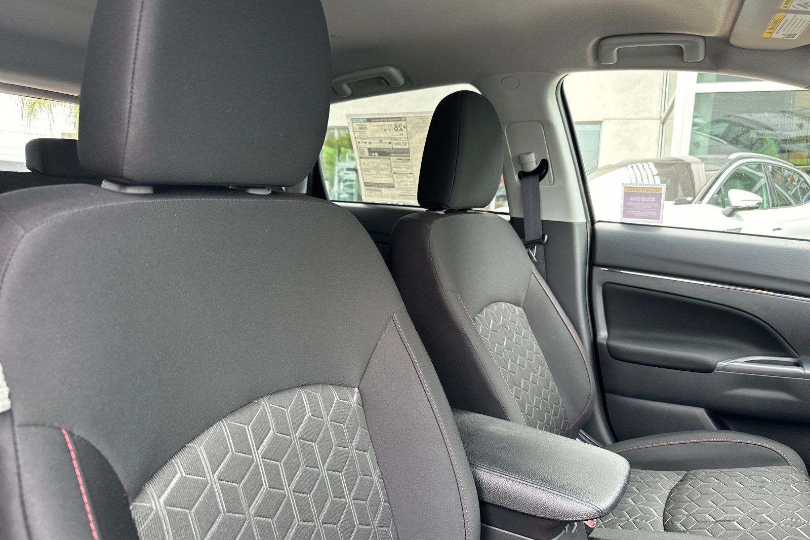 2025 Mitsubishi Outlander Sport S photo 6