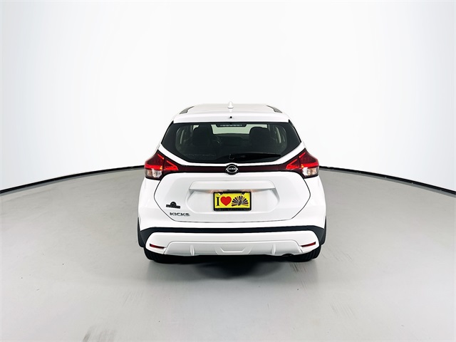 2025 Nissan Kicks Play S photo 6