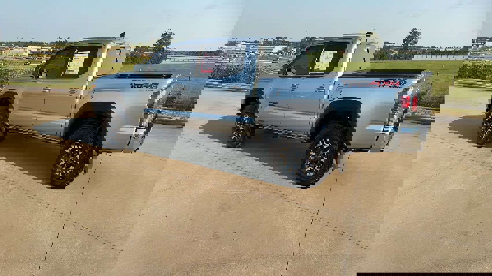2022 Toyota Tacoma 4x4 SR Double Cab V6 photo 6