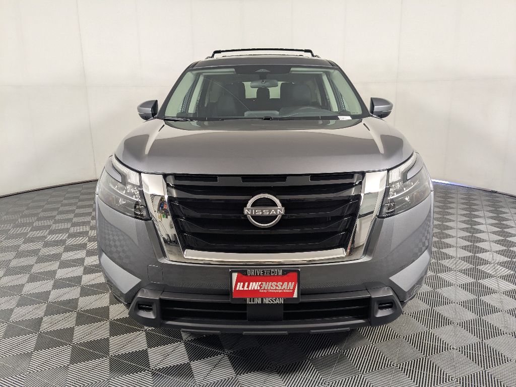 2025 Nissan Pathfinder SV photo 2