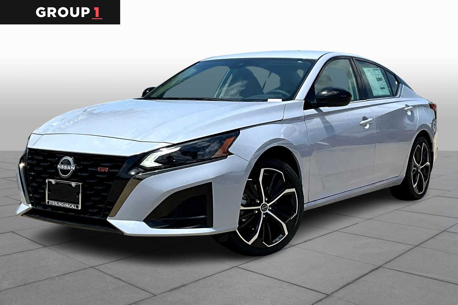 2025 Nissan Altima SR photo 4