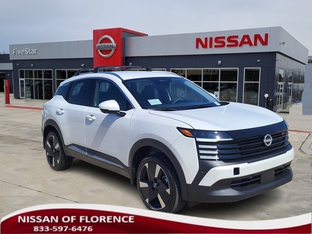 2025 Nissan Kicks SR's photo