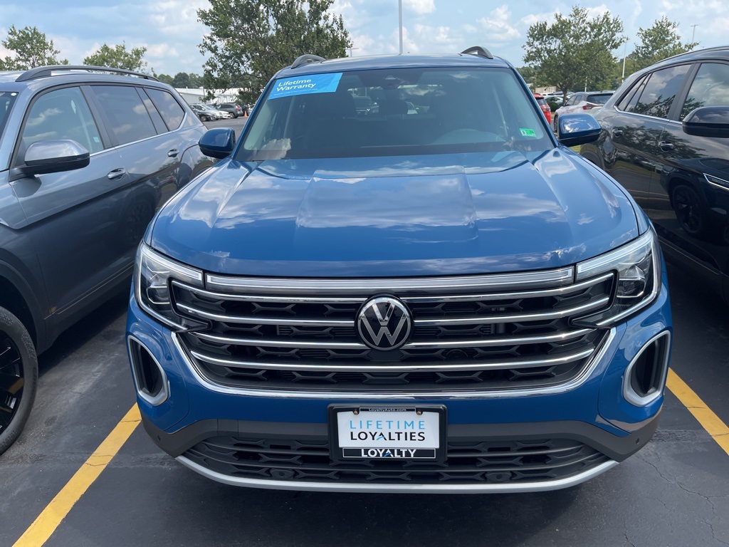 2026 Volkswagen Atlas SE Technology photo 2