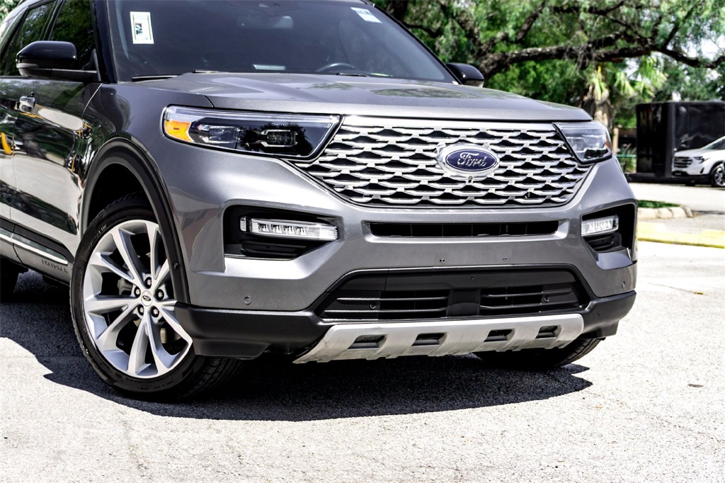 2021 Ford Explorer Platinum photo 2
