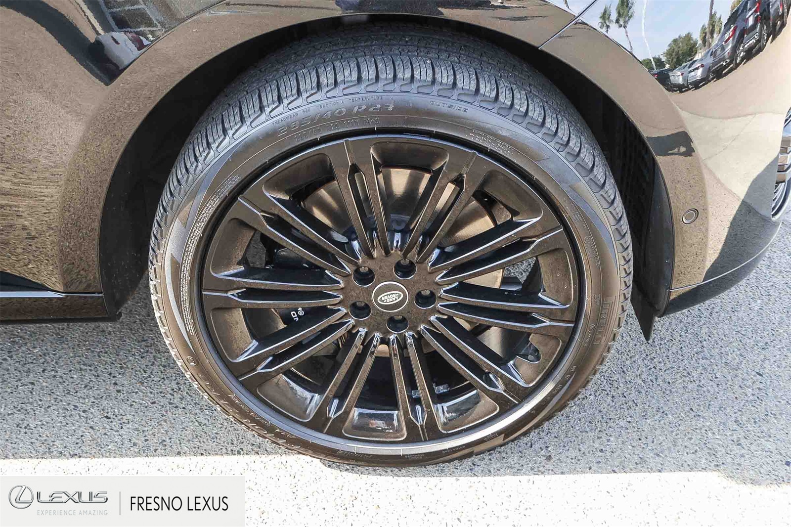 2024 Land Rover Range Rover SE photo 9