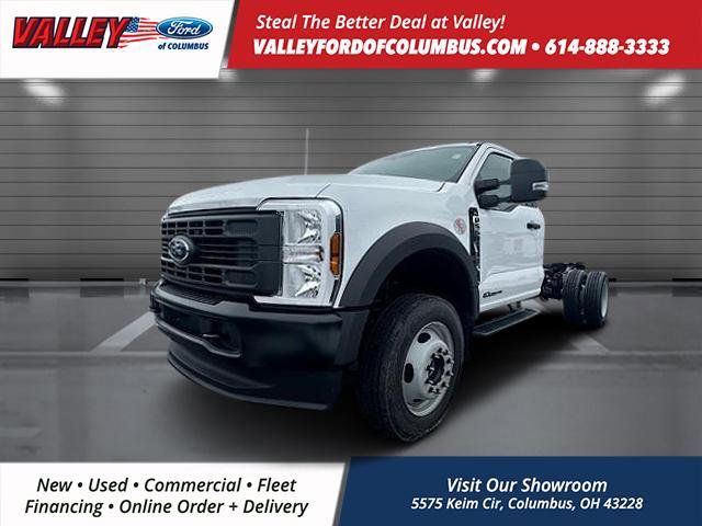 2025 Ford F-550 photo 2