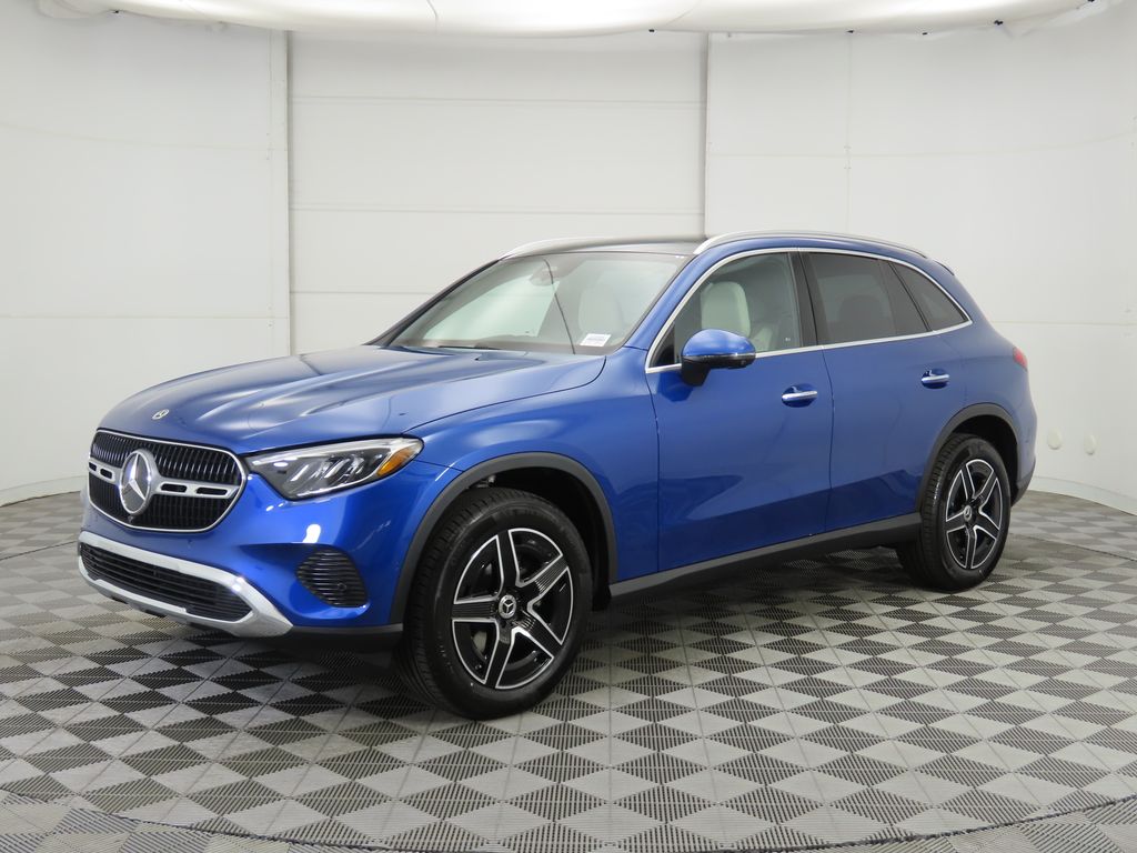 2026 Mercedes-Benz GLC Base's photo