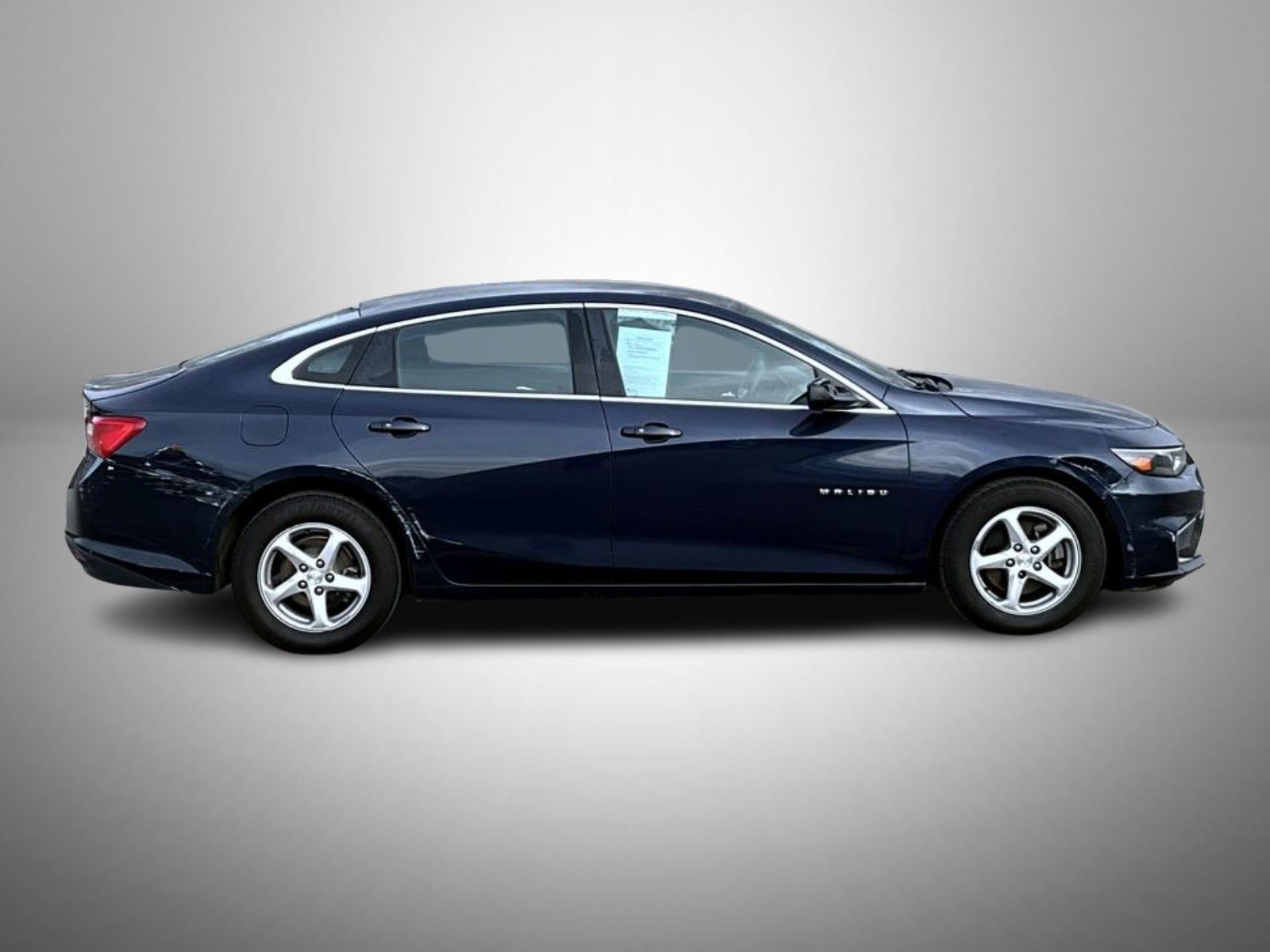 2016 Chevrolet Malibu LS photo 4