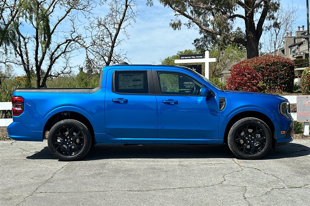 2025 Ford Maverick photo 3