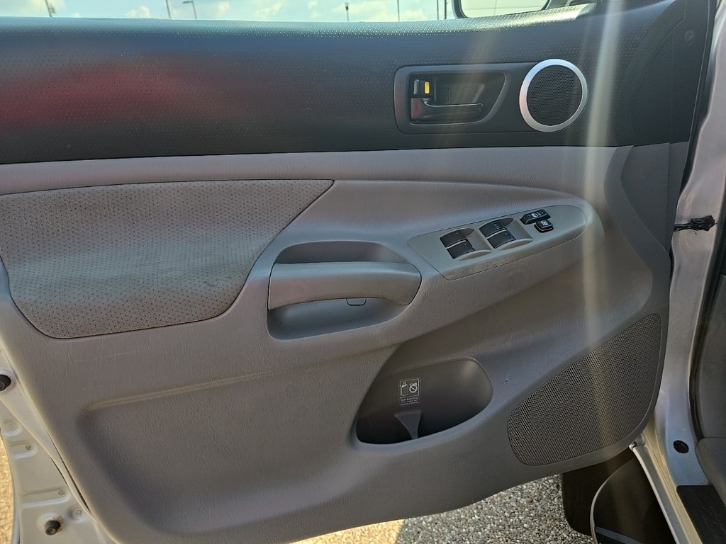 2010 Toyota Tacoma Base photo 11
