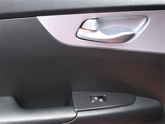2023 Kia Forte LXS photo 11