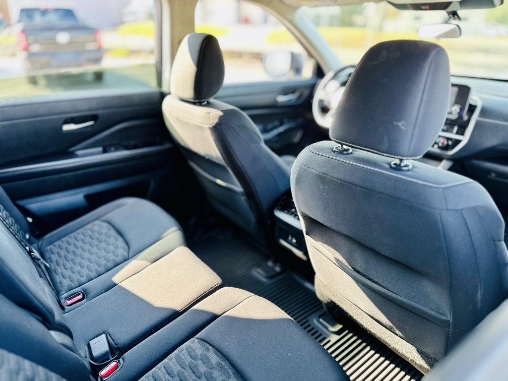2022 Nissan Pathfinder SV photo 16