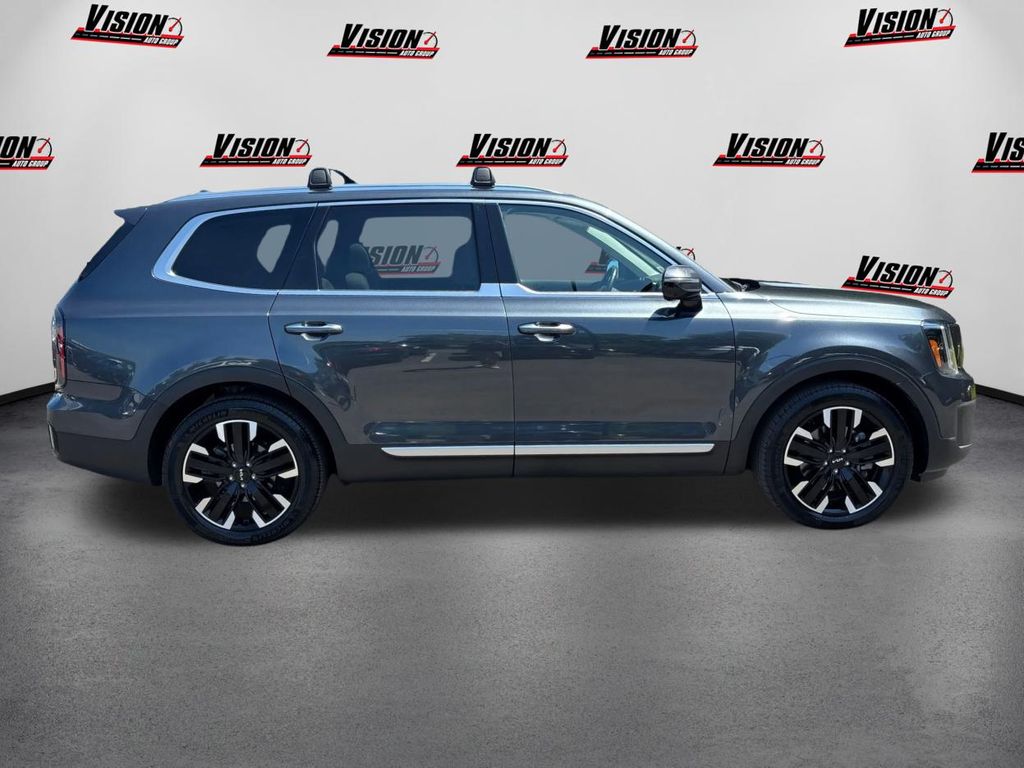 2023 Kia Telluride SX photo 3