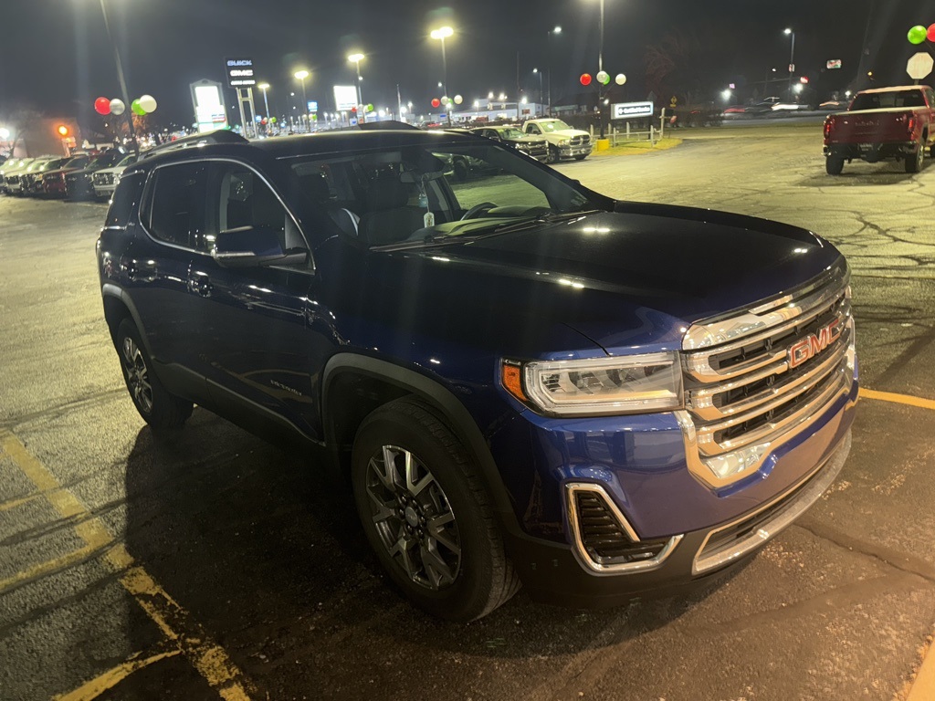 2023 GMC Acadia SLE's photo