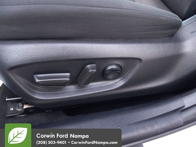2021 Toyota Camry LE photo 12